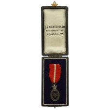 Territorial Force Nursing Service Cape Badge (Medal) 1908-1921 in Box